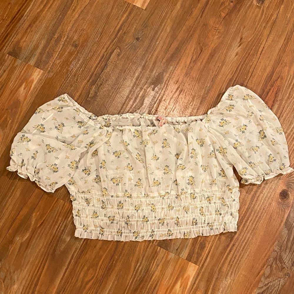 Peasant Style/Puff Sleeve Crop Top